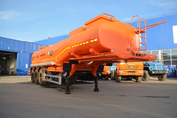 Полуприцеп-цистерна на 3 оси для технической воды Полуприцеп-цистерна на 3 оси для технической воды