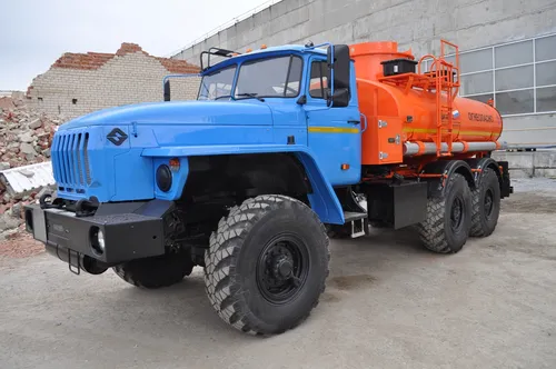 Бензовоз топливозаправщик Урал