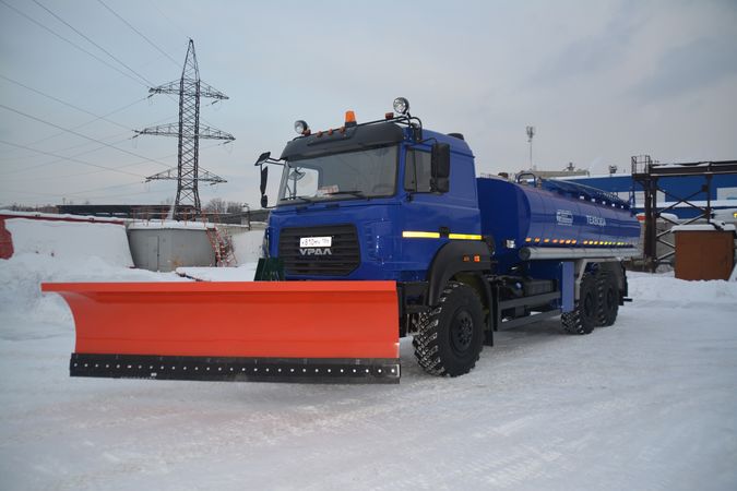 Снегоуборщик с поворотным отвалом Снегоуборщик с поворотным отвалом